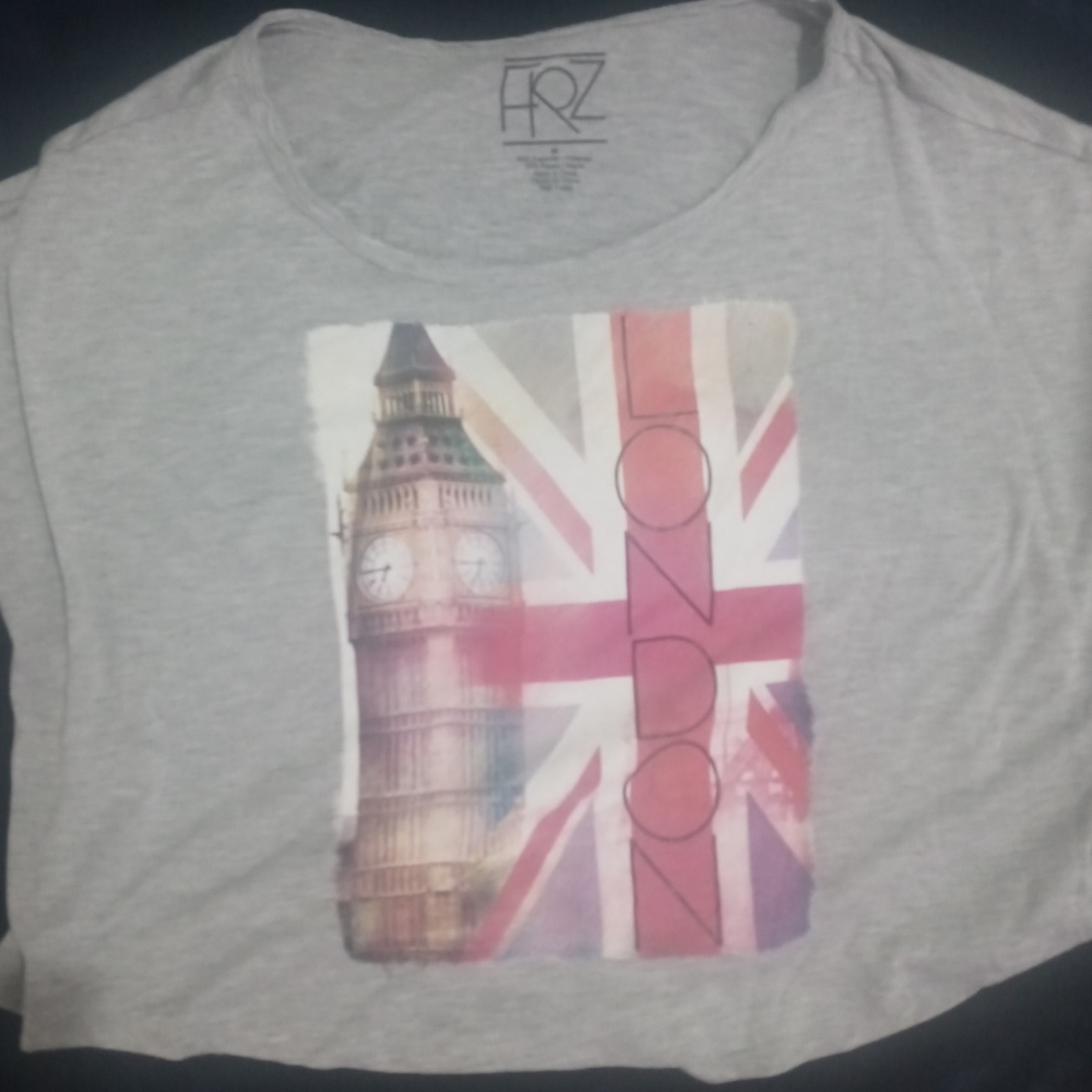 Crop top with london graphic M